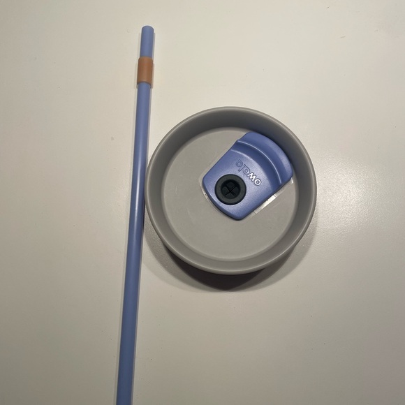 Owala 40oz tumbler - Picture 6 of 7